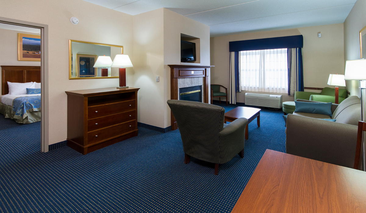 Wingate By Wyndham Ellicottville Ellicottville Hotels   WIN 2ROOM SUITE 1 1200x700 C 